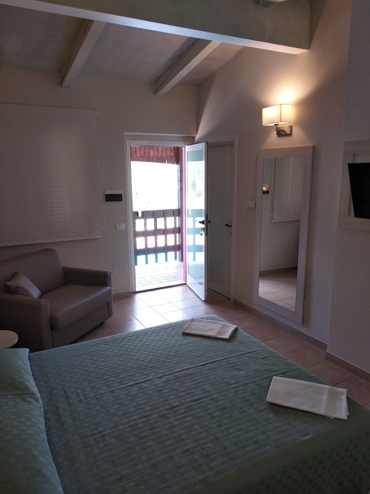 Comfort Double Room, Pool View photo 1