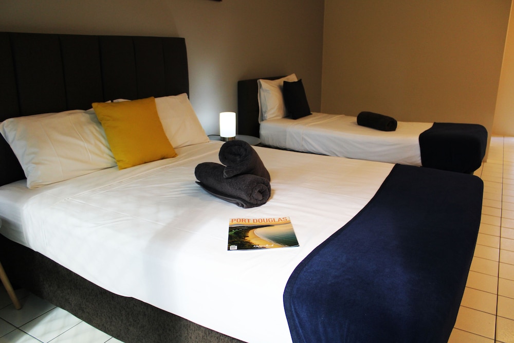Deluxe Twin Room with Private Bathroom photo 1