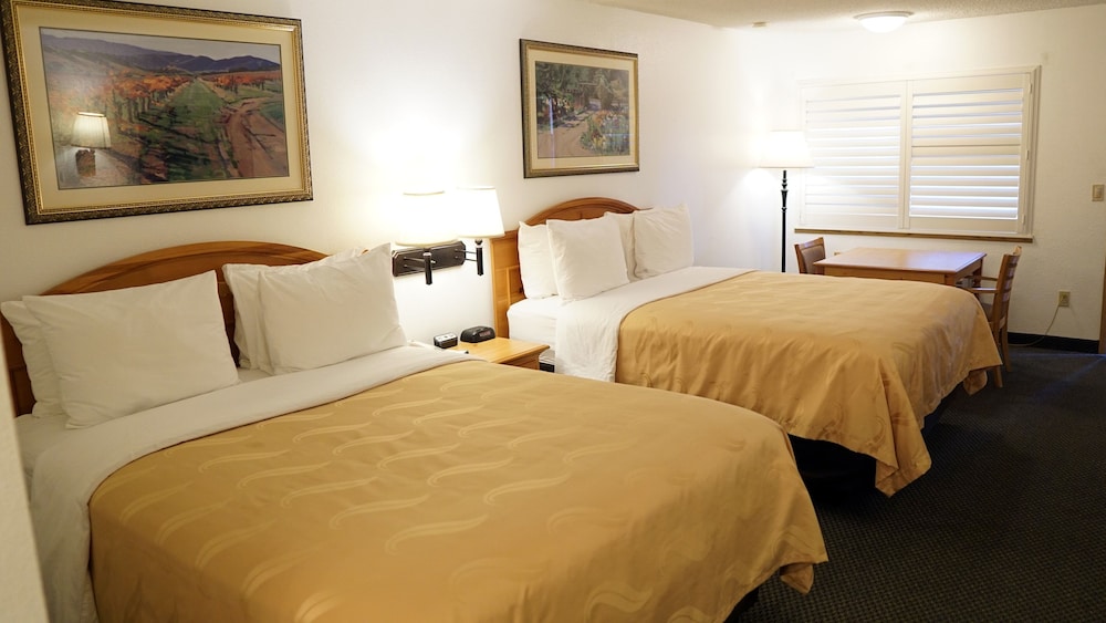 Deluxe Room, 2 Queen Beds - Photo 7