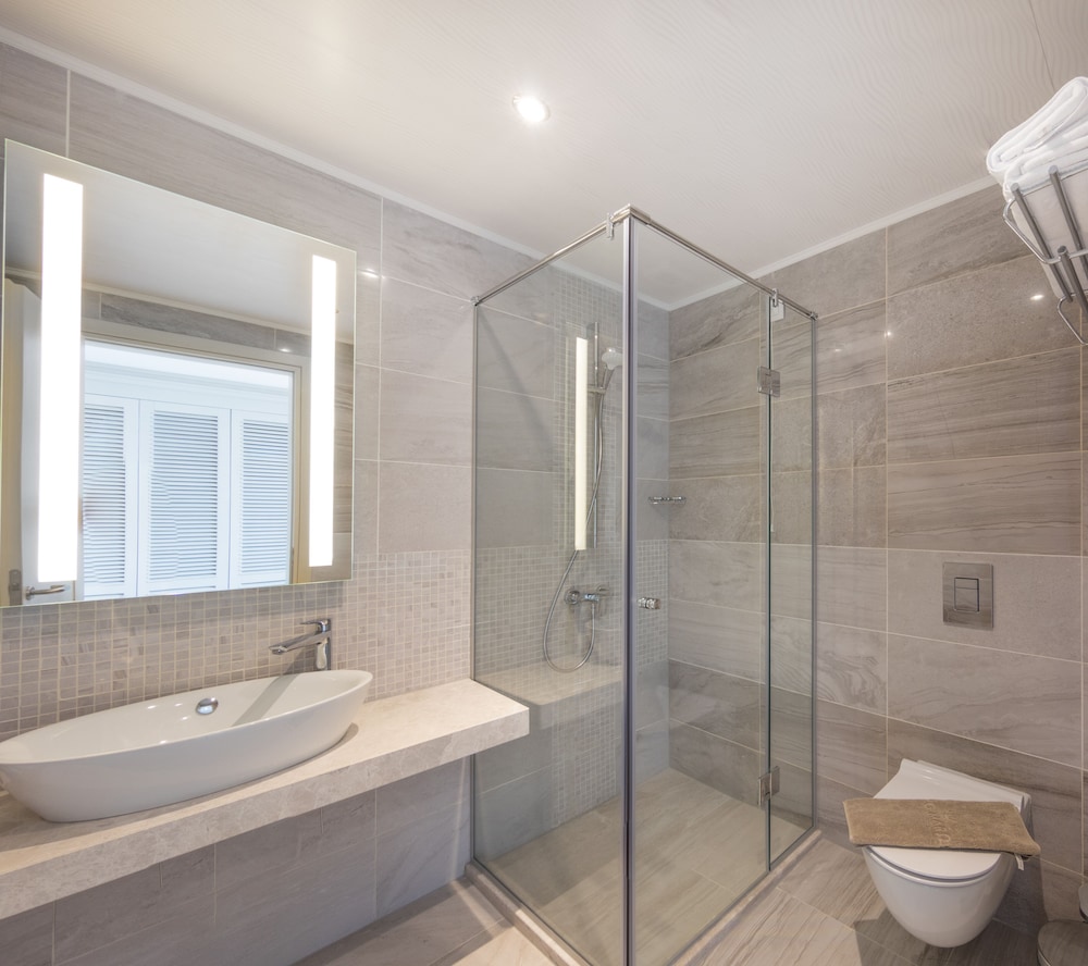 Junior Suite, Partial Sea View photo 2