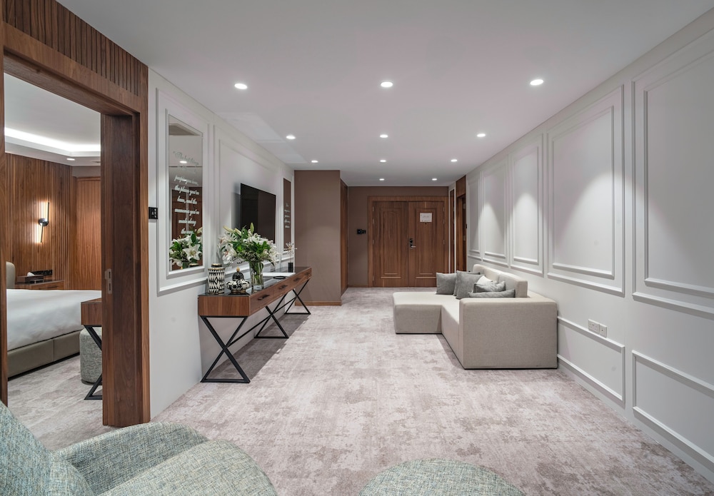 Executive Suite, Beachfront
