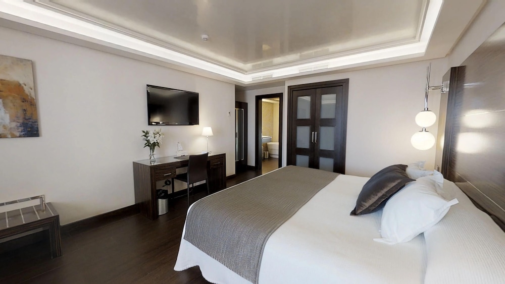 Standard Double Room (2+1 child) - Photo 2