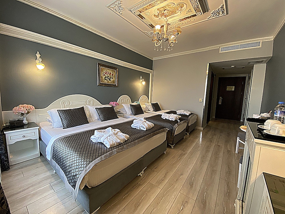Superior Quadruple Room photo 2