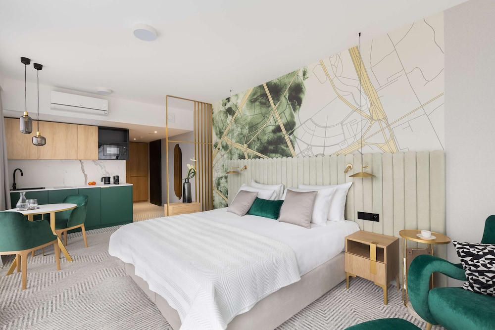 Junior Suite, 1 King Bed - Photo 1