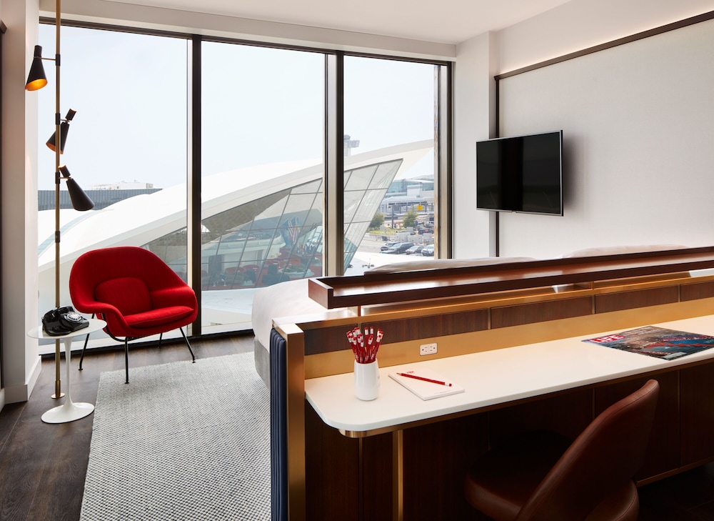 Deluxe Room, 1 King Bed (TWA View)