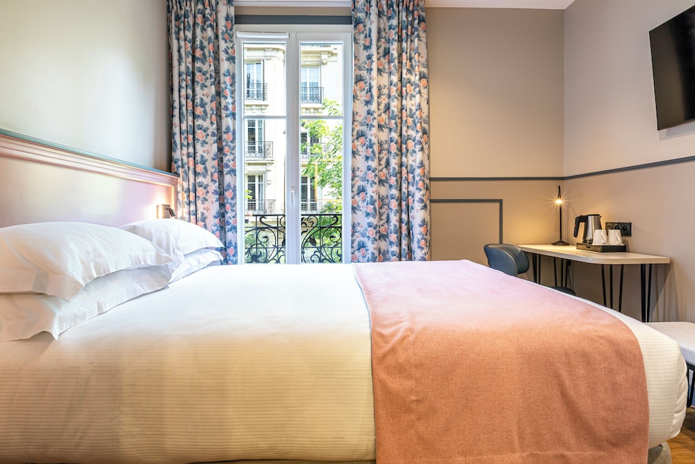 Classic Double Room thumbnail 6