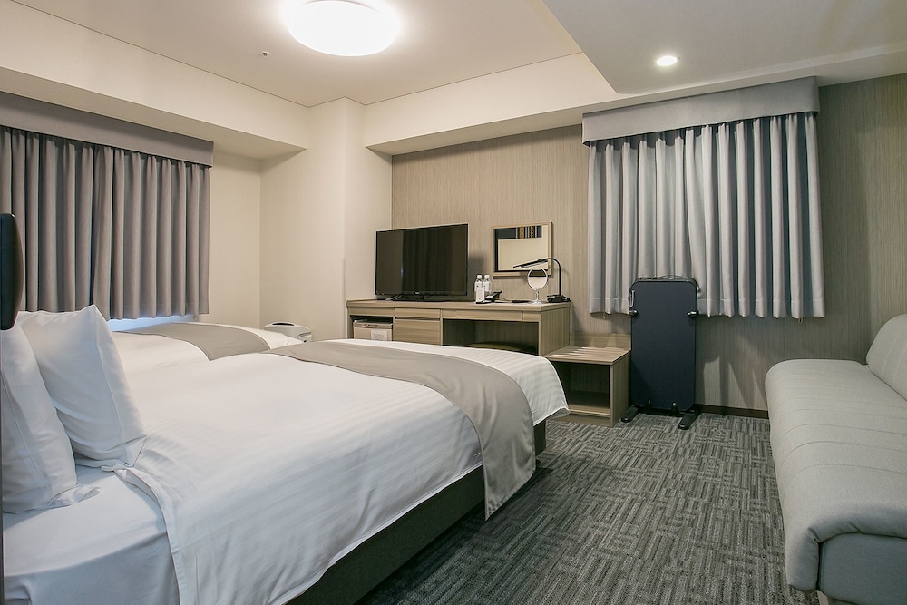 Deluxe Twin Room, Non Smoking [Free 1 Mt. Fuji Whiskey Glass per room] - Photo 4