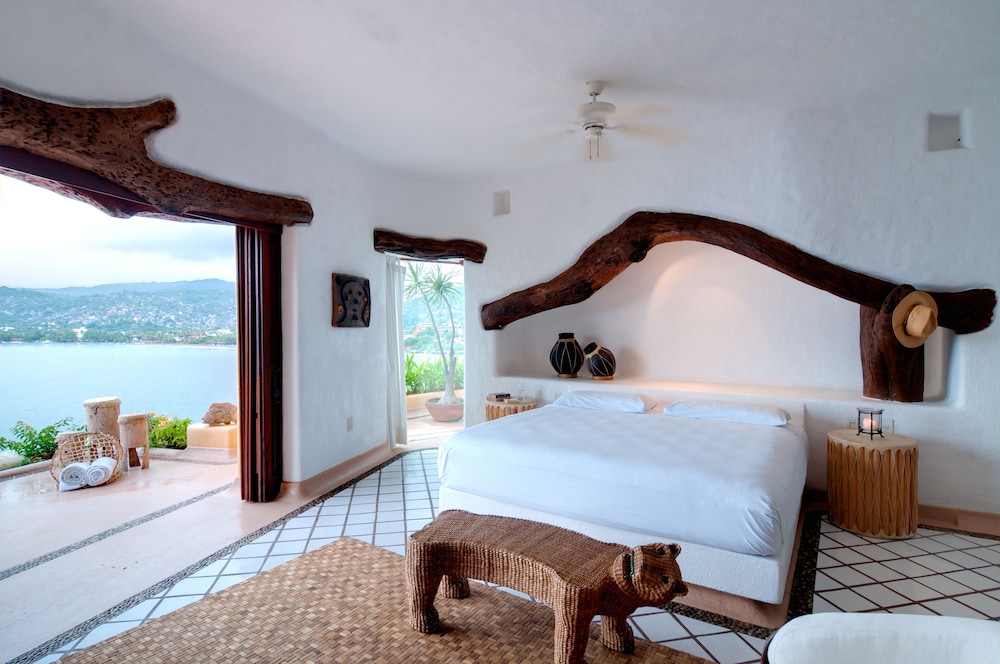 Suite de lujo, Piscina privada, Vista al mar.