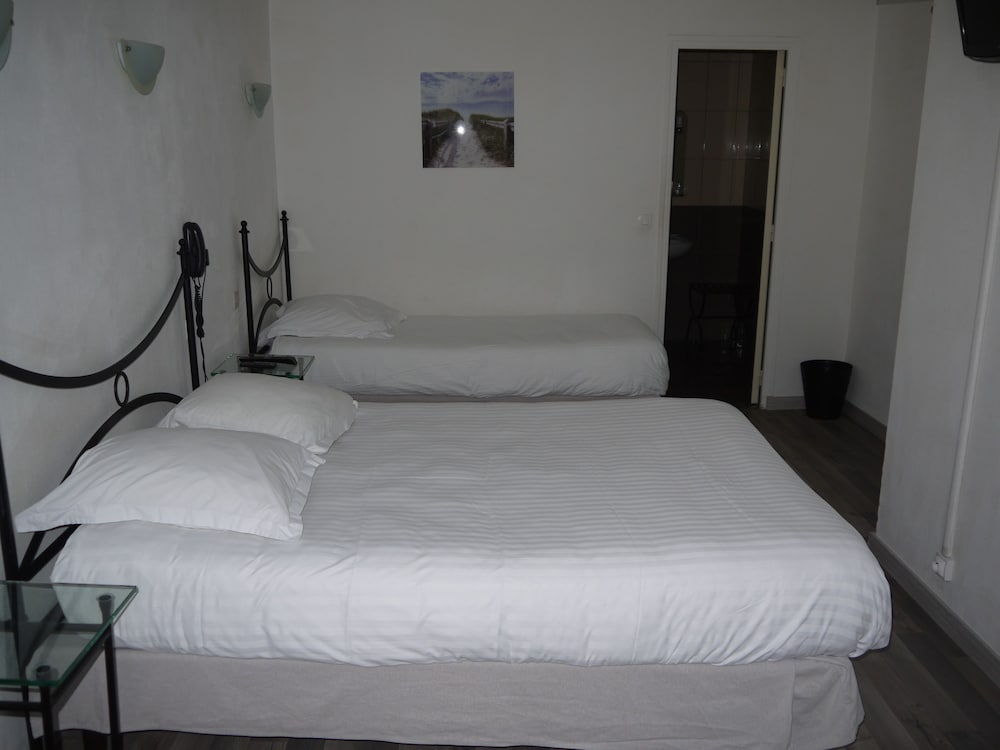 Triple Room, Multiple Beds photo 1