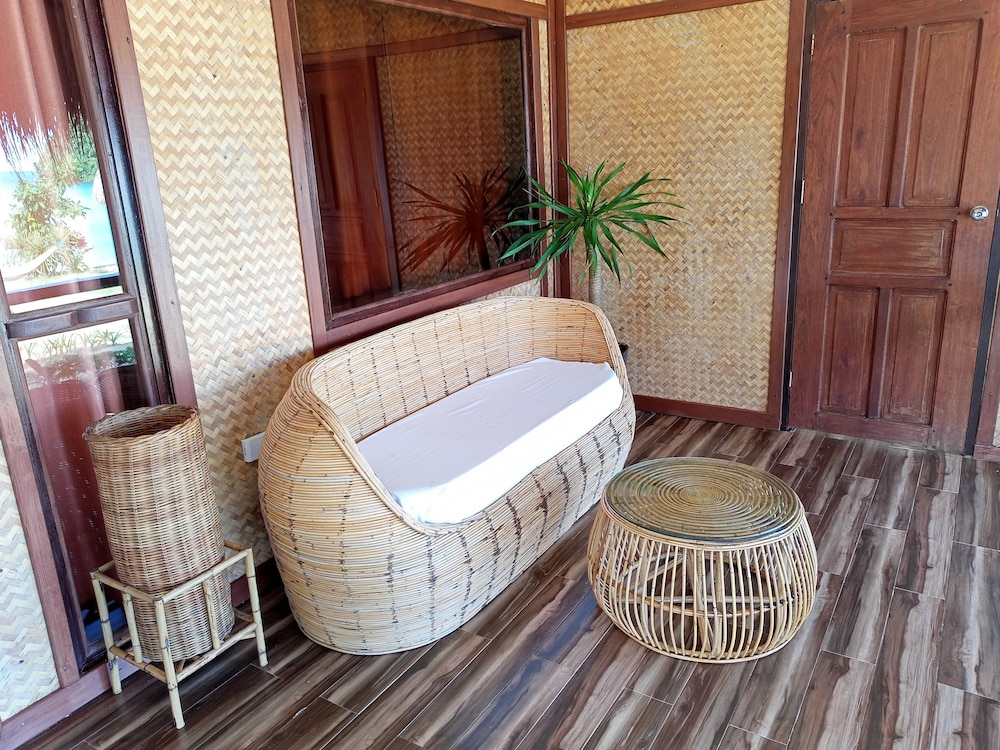 Family Room, Pool Access, Sea View photo 3