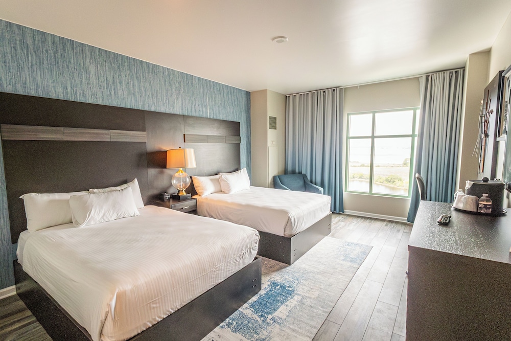 Premier Room, 2 Queen Beds - Photo 1