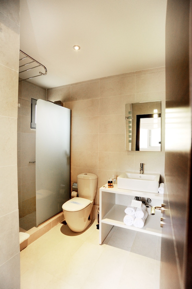 Deluxe Double Room - Photo 7
