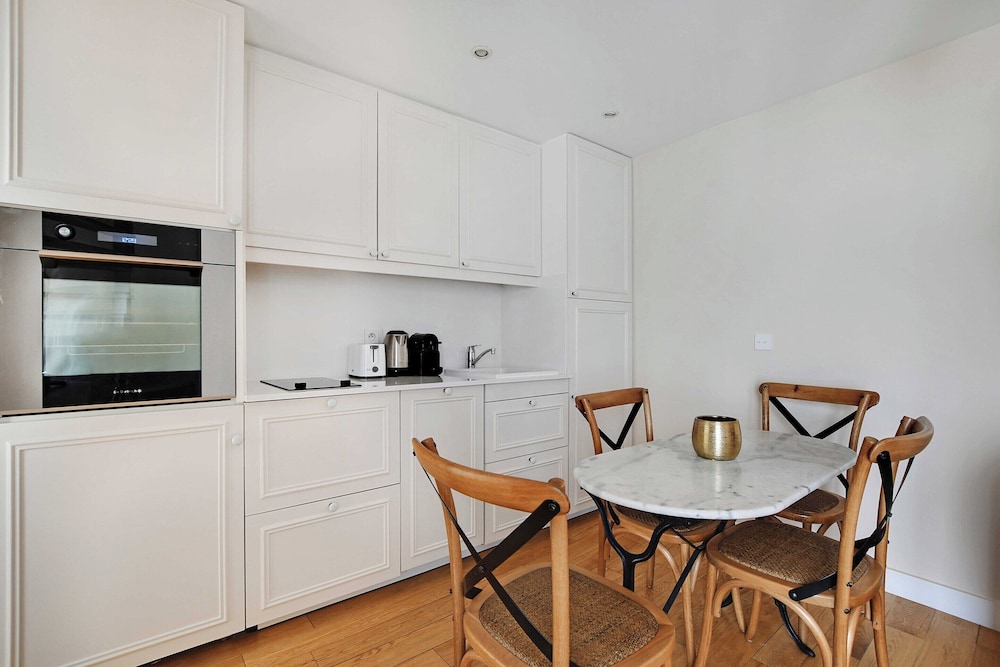 Apartment photo 3