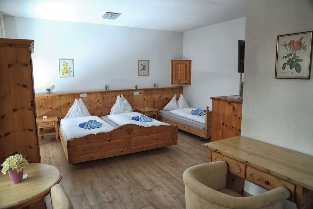 Basic Triple Room