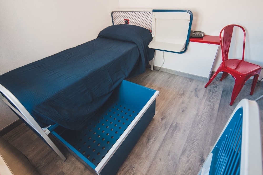 Single Room photo 3