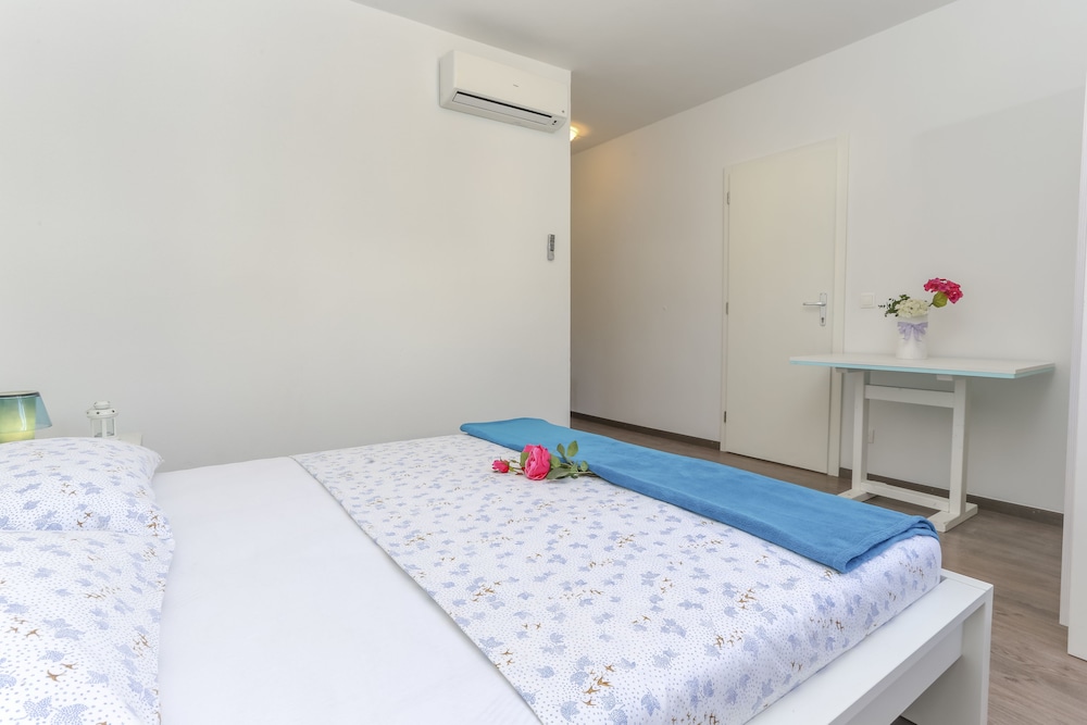 Apartment, 1 Bedroom, Sea View photo 2