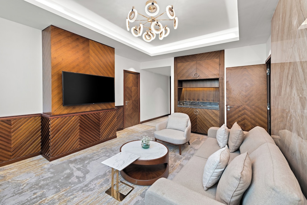 Executive Suite, 1 King Bed with Sofa bed photo 2