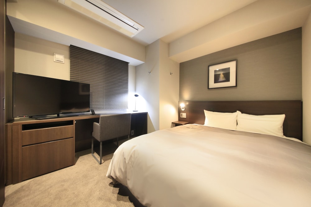 Double Room (Separate Bathtub And Toilet) photo 1
