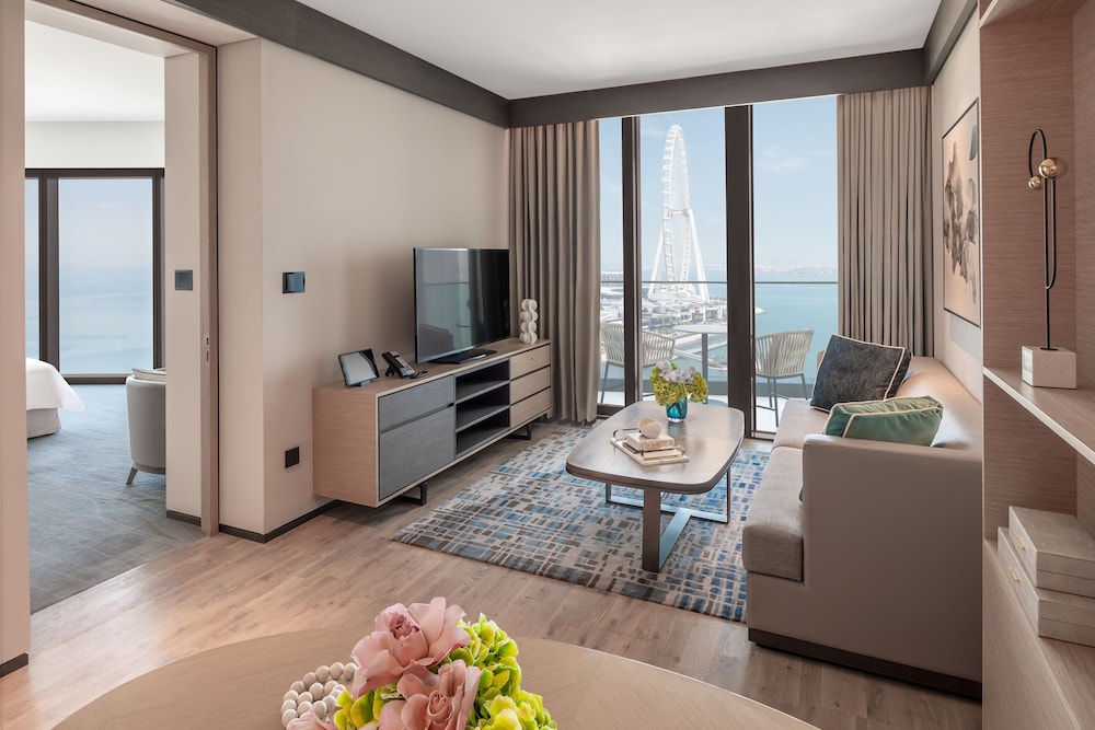 One Bedroom Sea View Suite photo 2