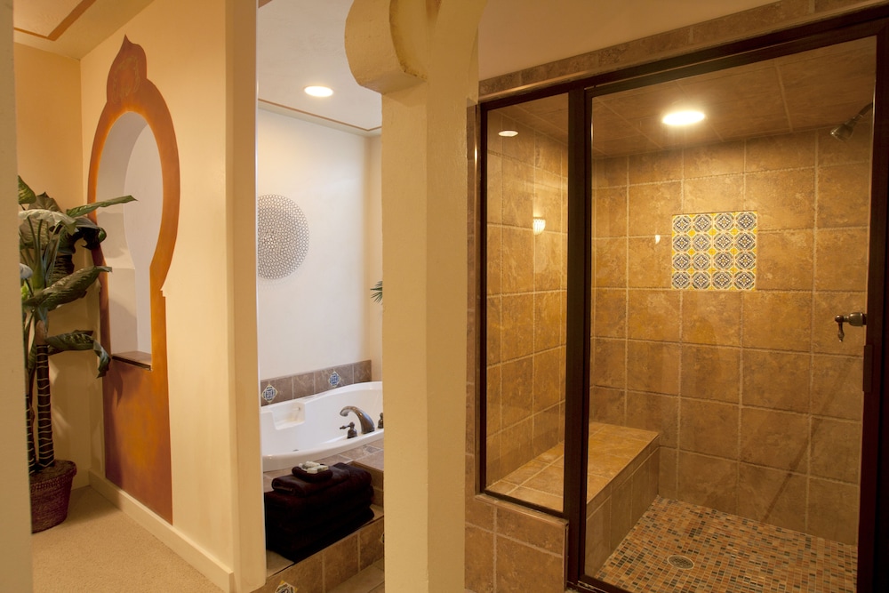 Suite, 1 King Bed (Morocco Theme) photo 3