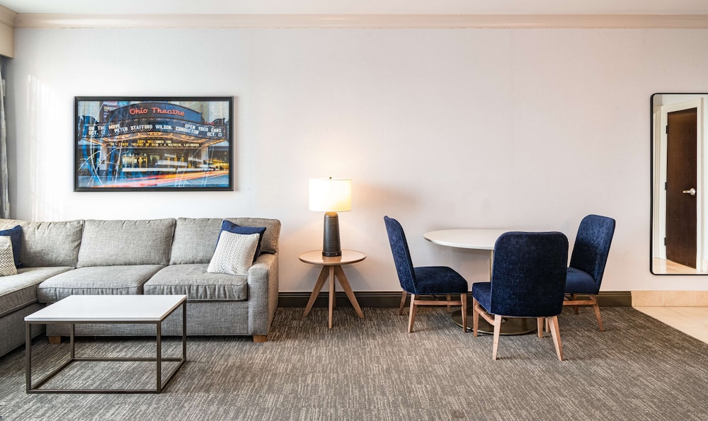 executive parlor suite,1king bed with one sofa bed, business lounge access