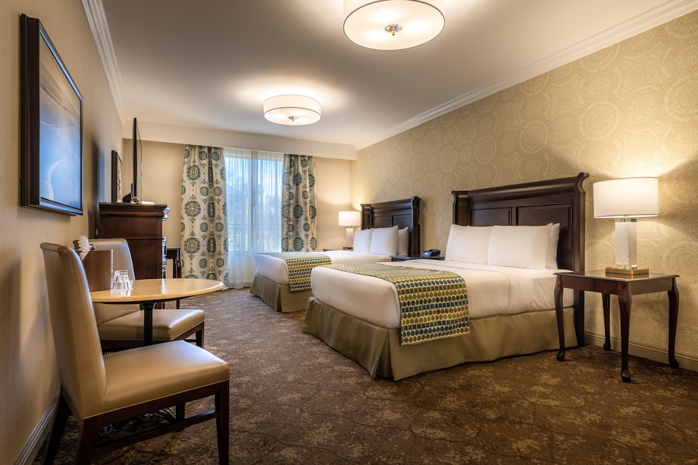 Deluxe Room, 2 Double Beds, Courtyard View - Photo 1