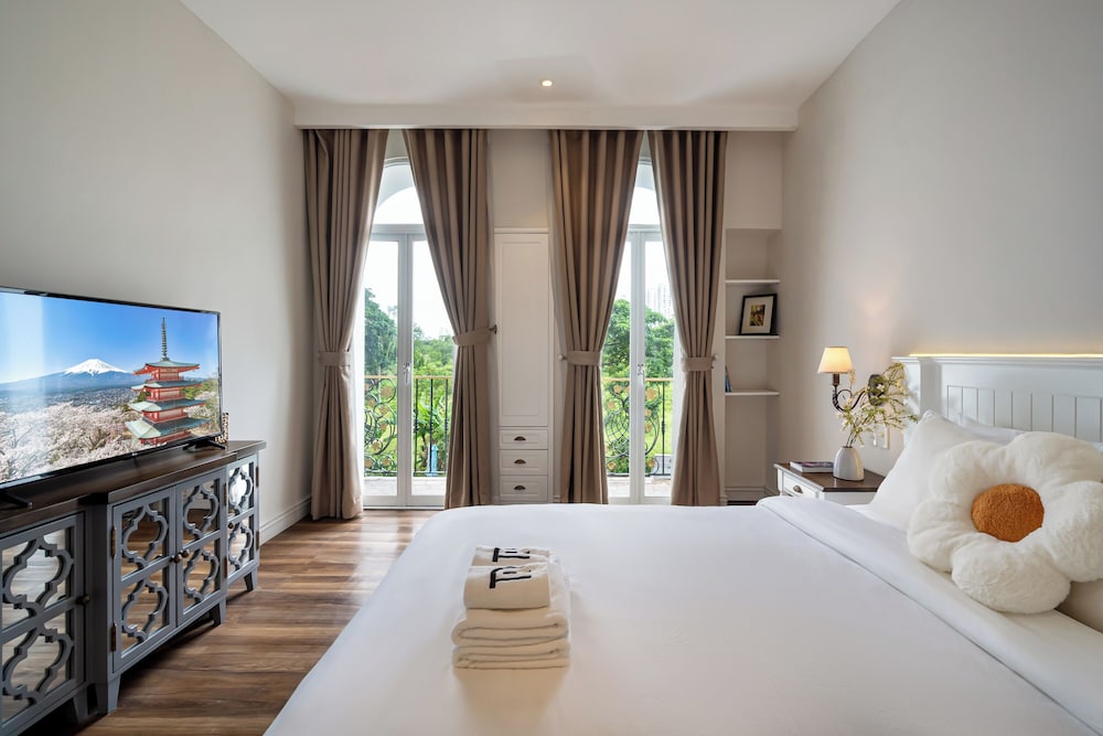 Deluxe One-bedroom Apartment