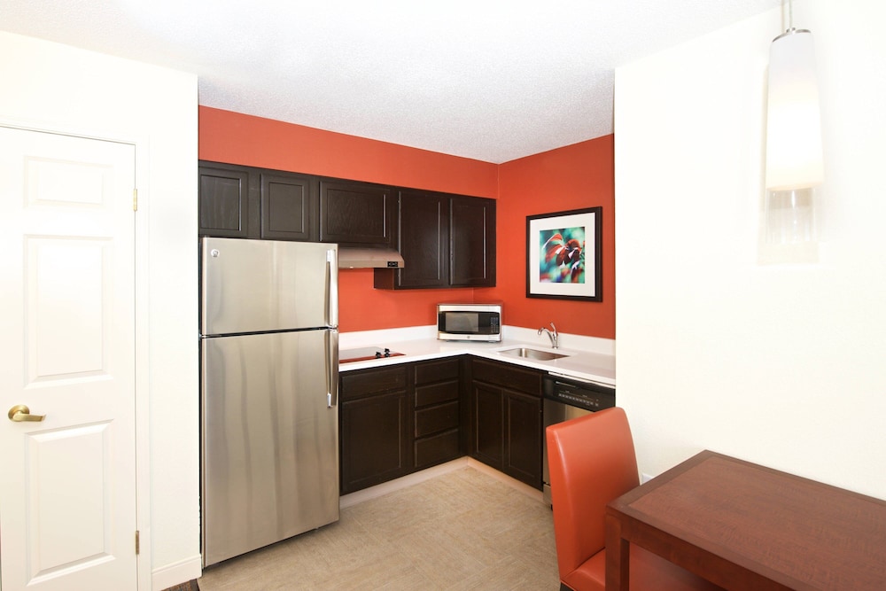 Suite, 1 Bedroom - Photo 5