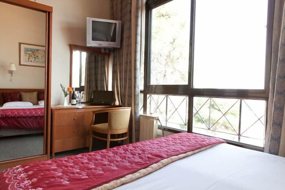 Standard Double Or Twin Room photo 2
