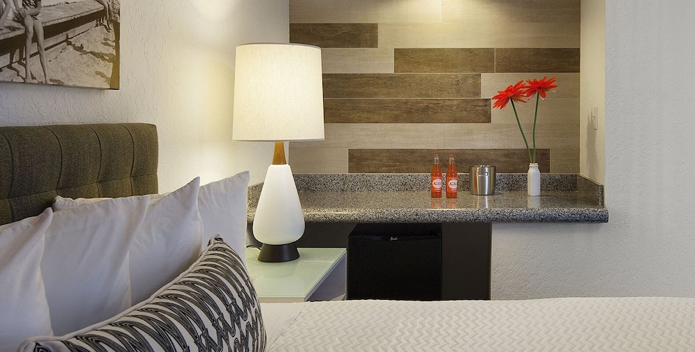 Deluxe Room, 1 King Bed