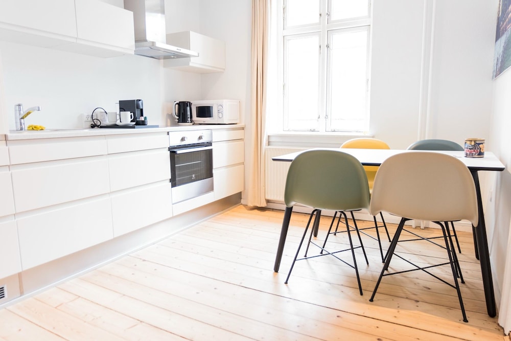 Apartment photo 2