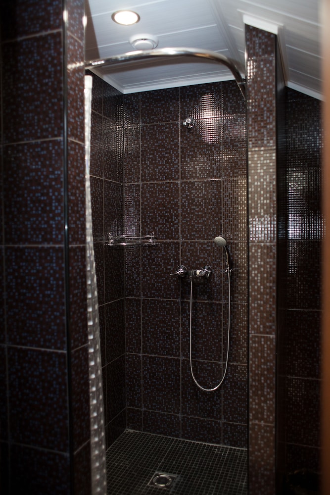 Economy Twin Room, Shared Bathroom photo 2