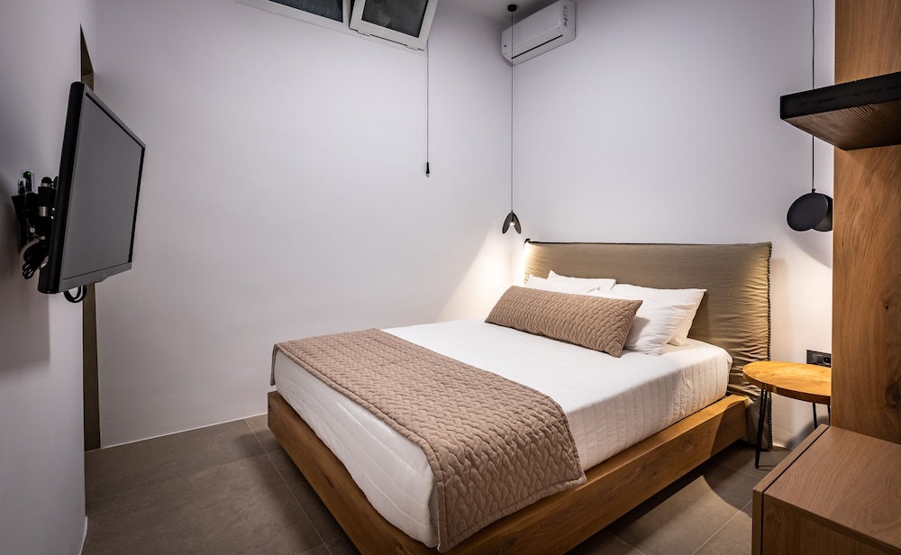 Family Quadruple Room, 2 Bedrooms, 2 Bathrooms