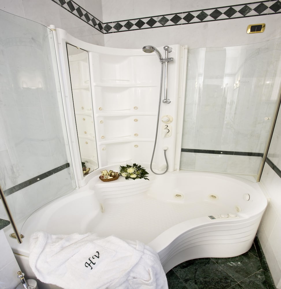Standard Quadruple Room - Photo 6