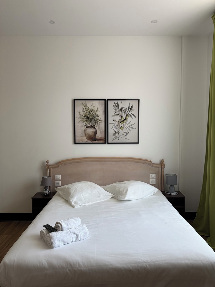 Comfort Suite, City View