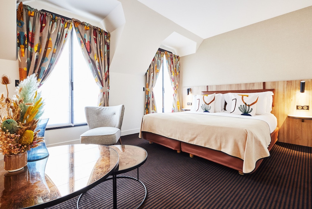 Junior Suite (Eiffel Tower)