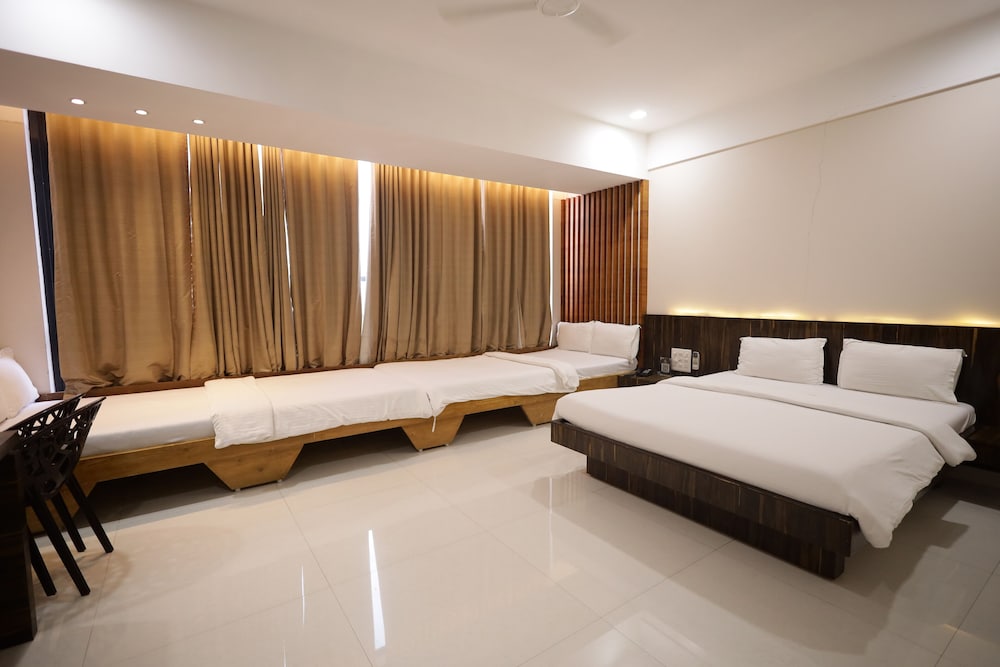 Family Room - Photo 3