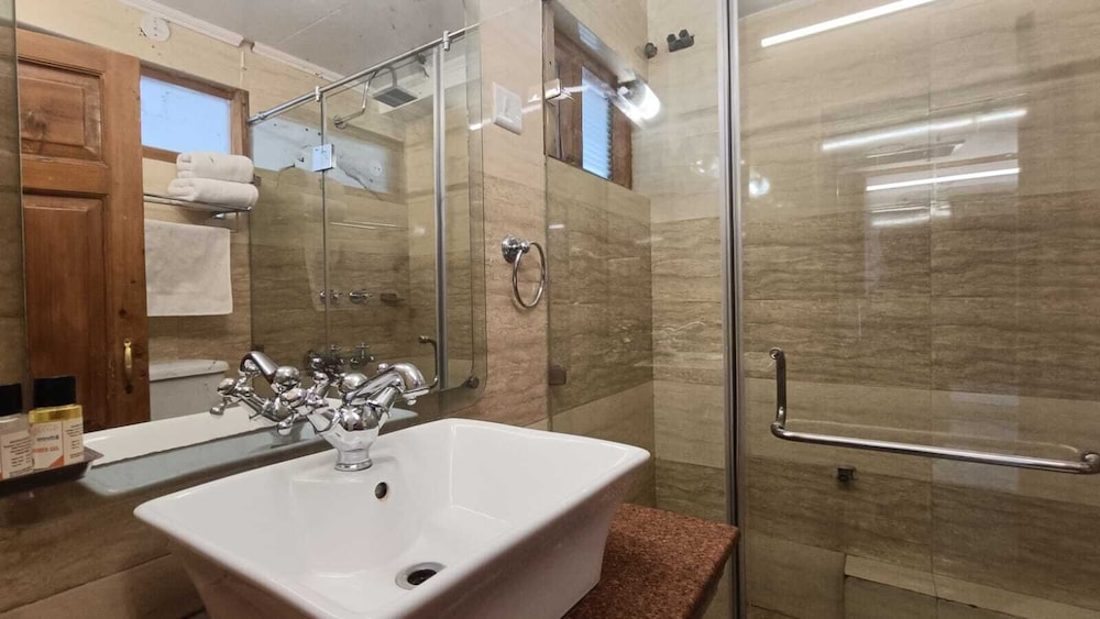 Superior Room, 1 Bedroom, Non Smoking, City View photo 3