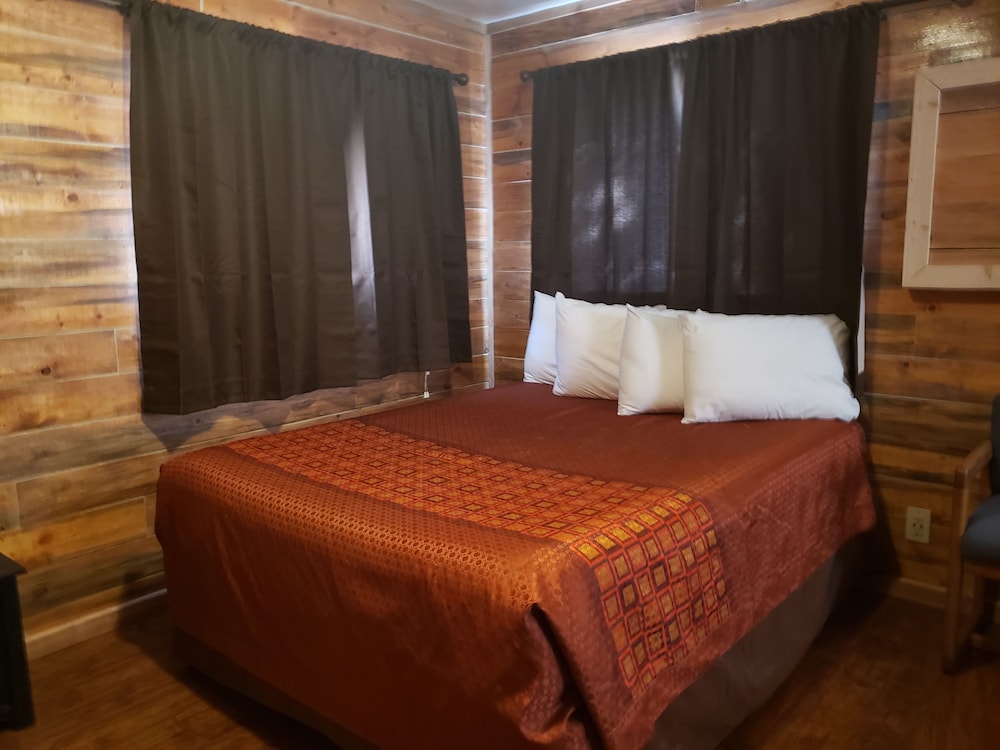 Standard Single Room, 1 Queen Bed photo 1
