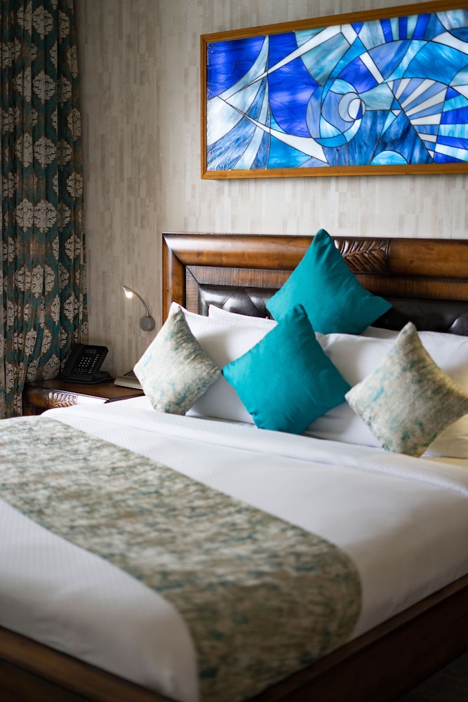 Executive Suite photo 2