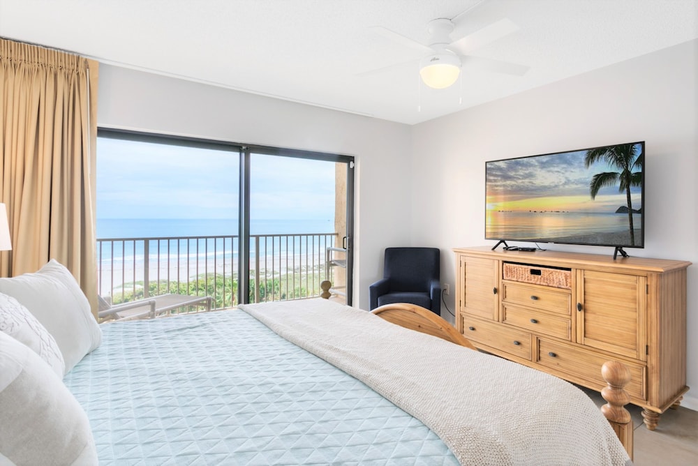 Condo, 3 Bedrooms, Oceanfront photo 2
