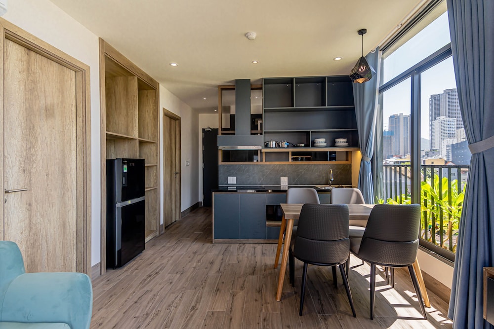 Two-Bedroom Apartment with Balcony - Photo 12
