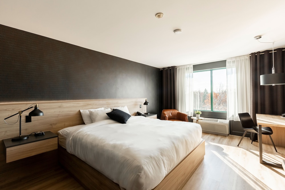 Signature Room, 1 King Bed, River View photo 2