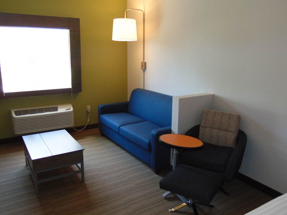 Suite, 2 Queen Beds photo 3
