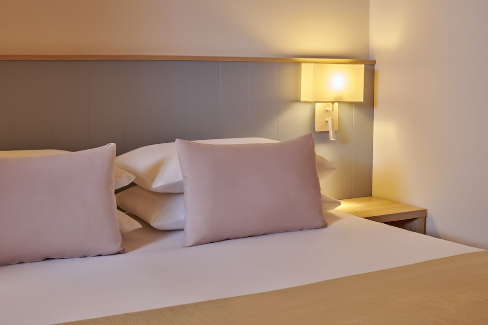 Premium Triple Room, Garden View - Photo 6