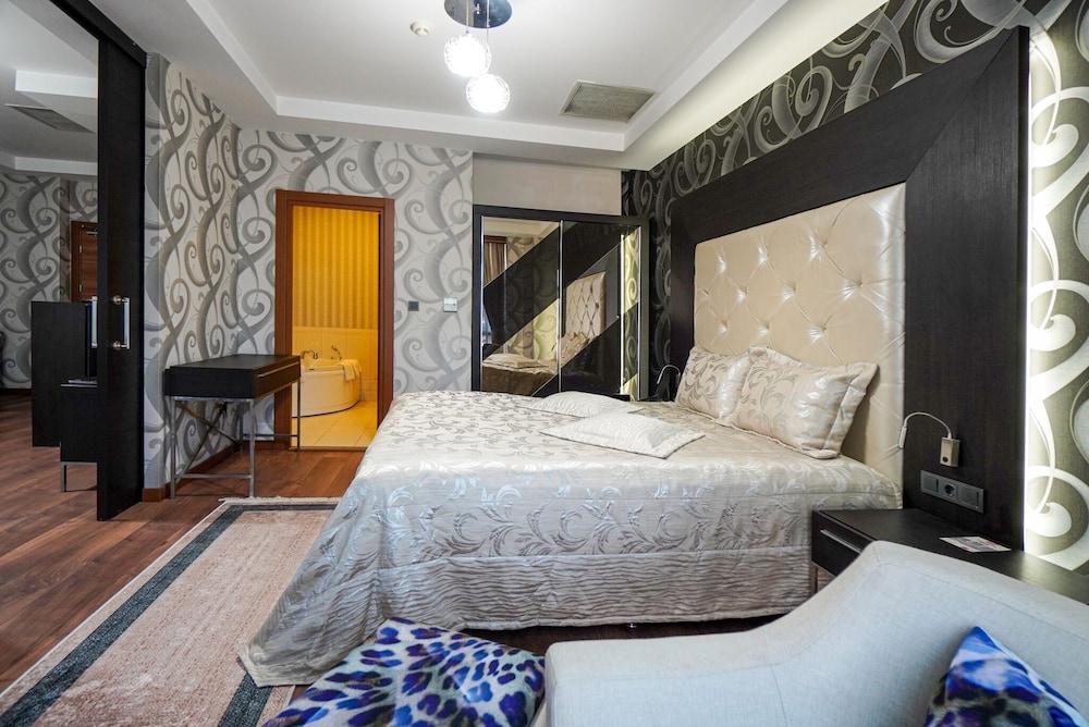 Comfort Suite, 1 Bedroom, Jetted Tub photo 2