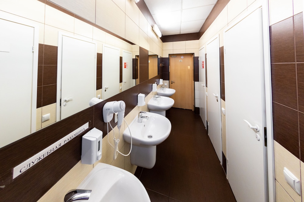 Standard Twin Room, Shared Bathroom photo 3