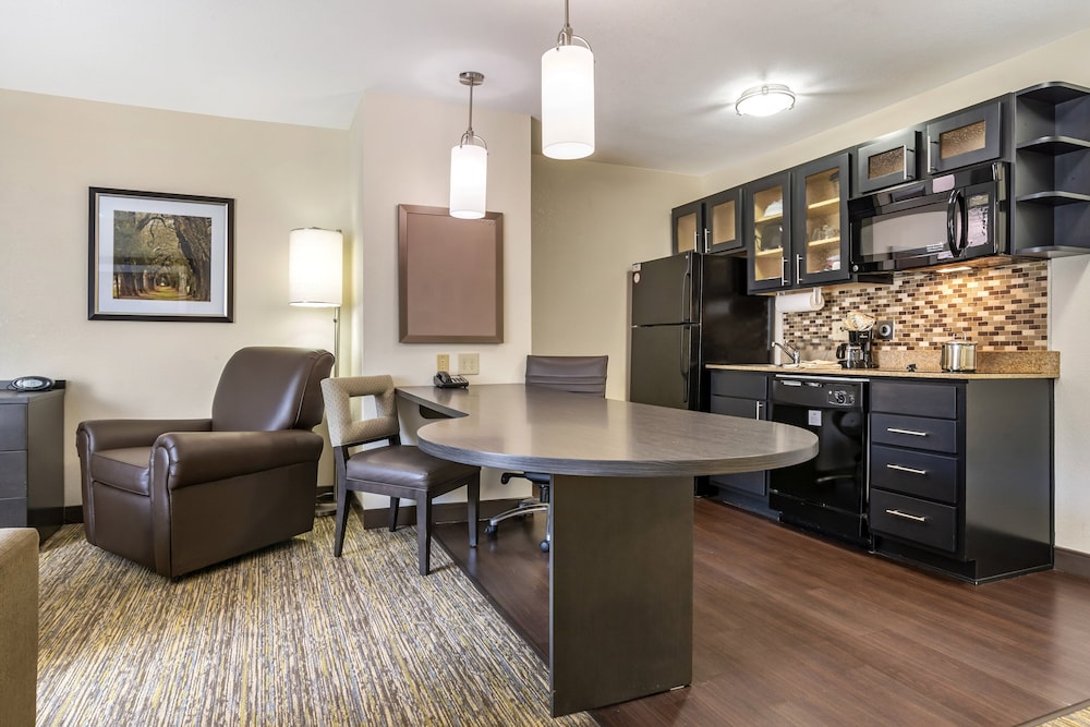 Suite, 1 Bedroom, Accessible Bathtub (Communications, Mobility) - Photo 6