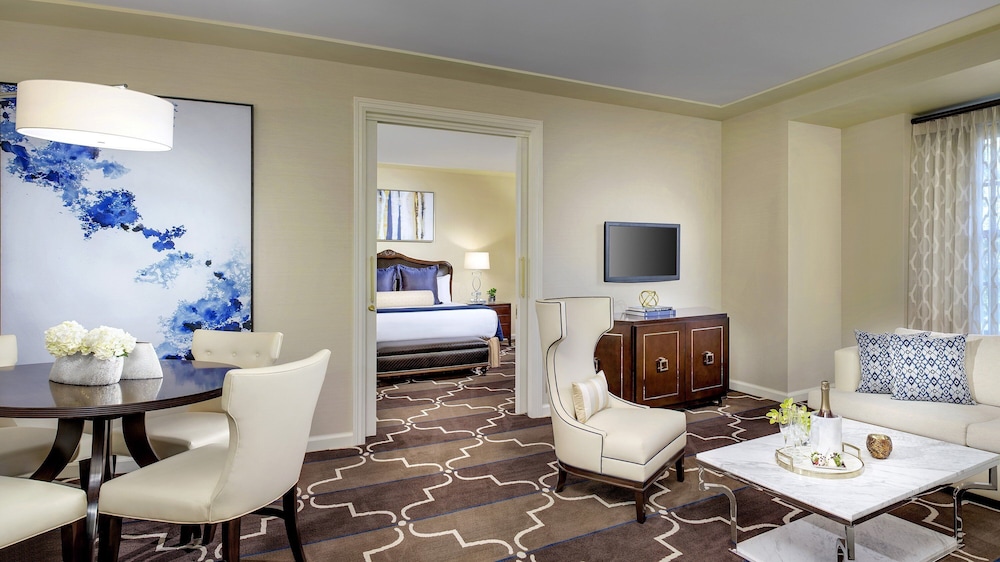 Grand Suite - One Bedroom - Photo 3
