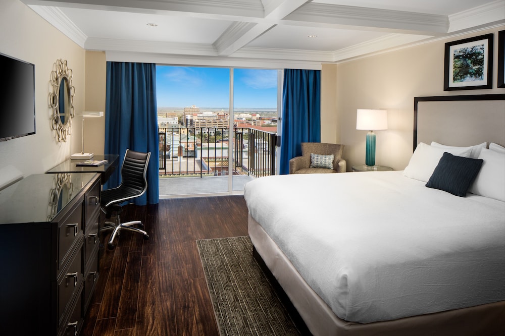 Room, 1 King Bed, City View (Skyline)
